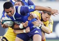 jerome_kaino_tackled_by_jimmy_gopperth_330 jerome_kaino_tackled_by_jimmy_gopperth_330
