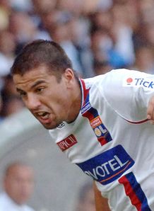 Baros set for Lyon exit