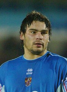 Stockport suspend Elding