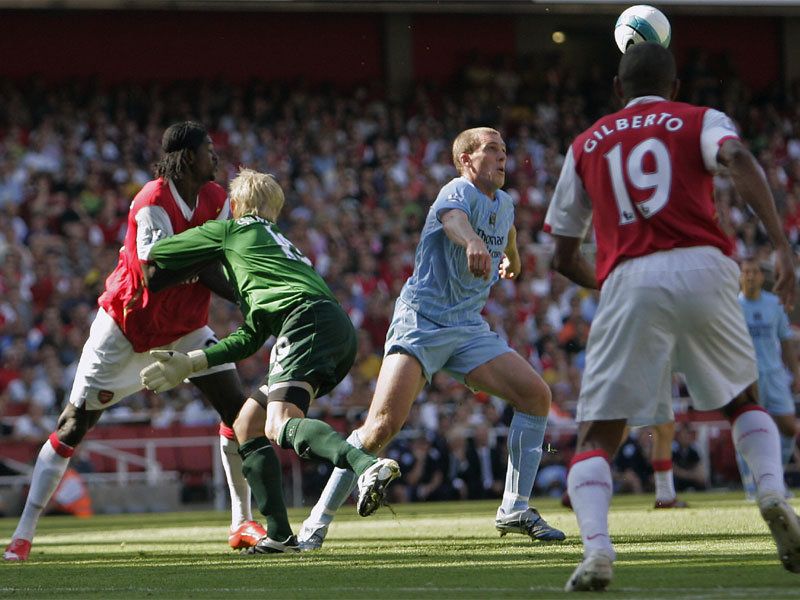 Manchester City lose at Arsenal