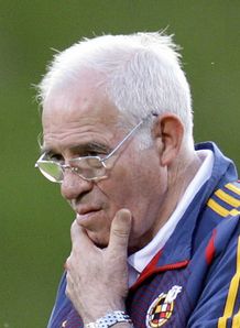 Aragones full of Villa praise