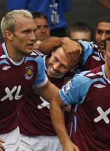 Bellamy West Ham v Reading celebrate