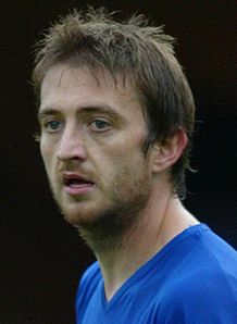 Magpies swoop for Strachan