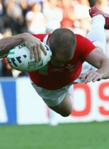 Shane Williams scores a superb try