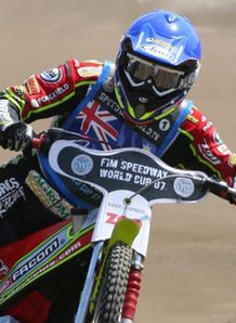 Adams triumphs in Sweden