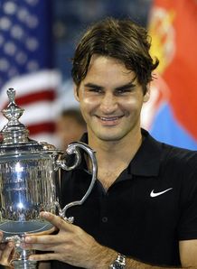 Federer Roger US Open trophy Sep 07
