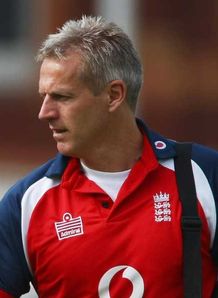 Peter Moores_red_shirt