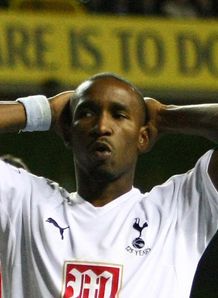 Defoe 'in Villa talks'