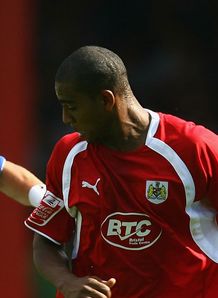 Elliott happy at City