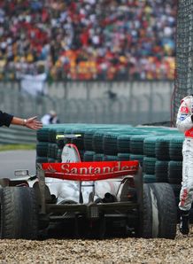 lewis hamilton out of chinese gp 07/10/2007