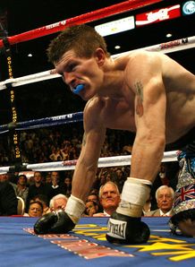 800 Ricky Hatton floor v Floyd Mayweather