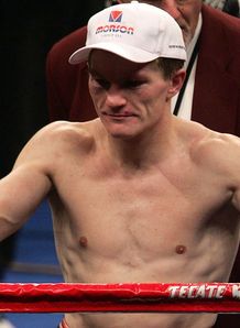 800 Ricky Hatton post fight shrug