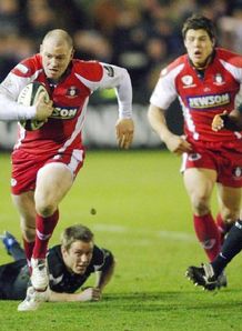 Mike Tindall break v Newcastle