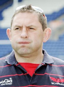 Davies leaves Llanelli