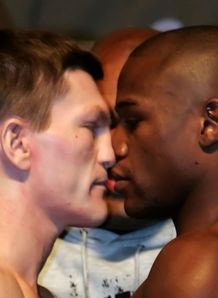 Ricky Hatton Floyd Mayweather weigh in Dec 07