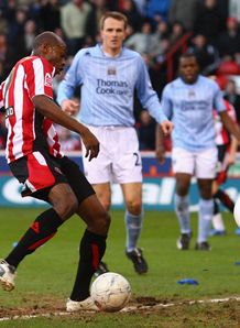 Luton Shelton goal Sheffield United v Manchester City