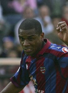 Newcastle out to steal Alvaro