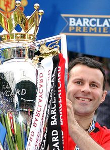 ryan giggs manchester united premier league trophy