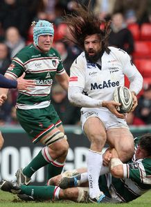 Chabal snatches late winner