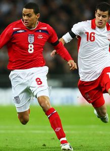 Jermaine Jenas England Switzerland Tranquilo Barnetta Wembley