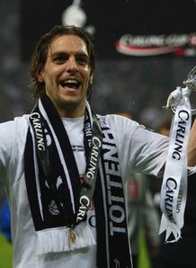 Jonathan Woodgate lifts Carling Cup trophy