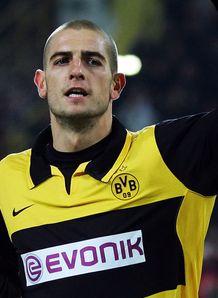 Hamburg swoop for Petric