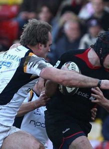 Saracens v Worcester - Nick Lloyd (right) is tackled by Kai Horstmann