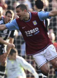 Wilfred Bouma Aston Villa celeb v Newcastle