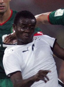 Annan eyes English move