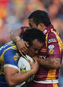 Huddersfield Giants v Leeds Rhinos Jamie Jones-Buchanan Jamahl Lolesi