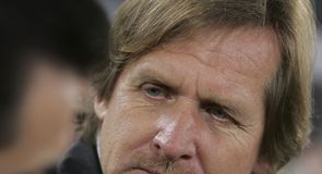 Schuster: Blaming players