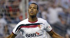 Fabiano pens new deal