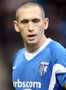 Crofts joins Posh