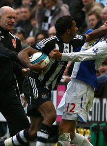 Habib Beye Morten Gamst Pedersen clash Newcastle v Blackburn