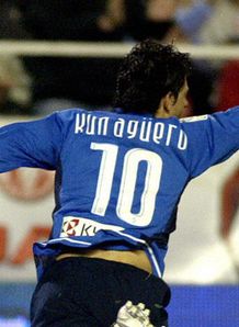 Kun Aguero goal celeb Sevilla v Atletico Madrid