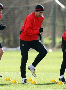 Rio, Rooney out for England