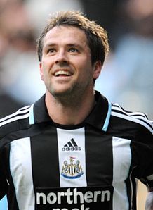 Michael Owen smiles Newcastle v Fulham