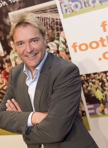 Ford Anders Frisk Referee