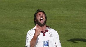 Somerset thrash Kent