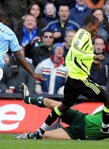 Football Premier League Manchester City Chelsea Salomon Kalou