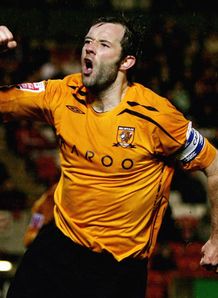 Ian Ashbee Hull goal celebration Barnsley Championship