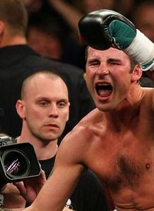 Calzaghe topples Hopkins