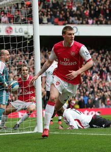 Nicklas Bendtner wheel Arsenal