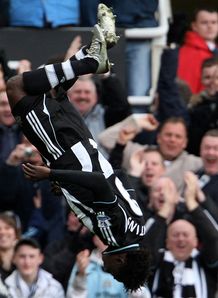 Obafemi Martins Newcastle v Reading celeb