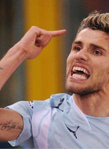 Hammers hopeful over Behrami