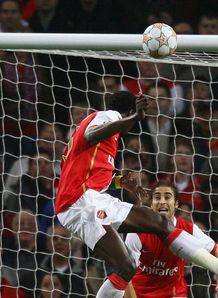 emmanuel adebayor scores against Liverpool Arsenal