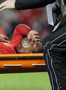 man utd patrice evra barcelona injured