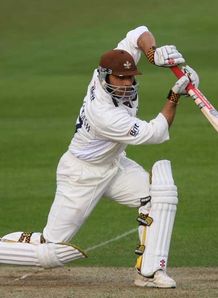 Surrey bat out for draw