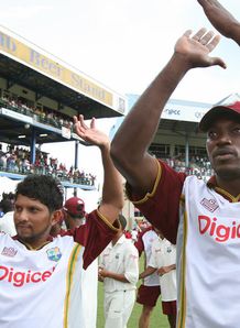 Ramnaresh Sarwan Chris Gayle West Indies celebrating in Trinidad