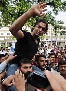 Shoaib named by Pakistan